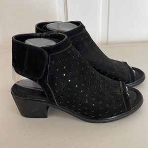 Steve Madden peep toe booties black size 8